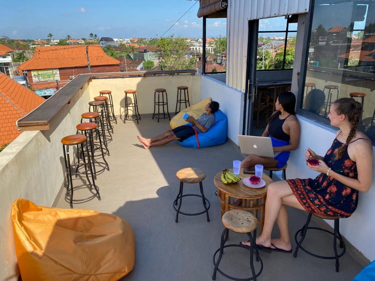 Amigos Guesthouse & Hostel Canggu  Exterior photo