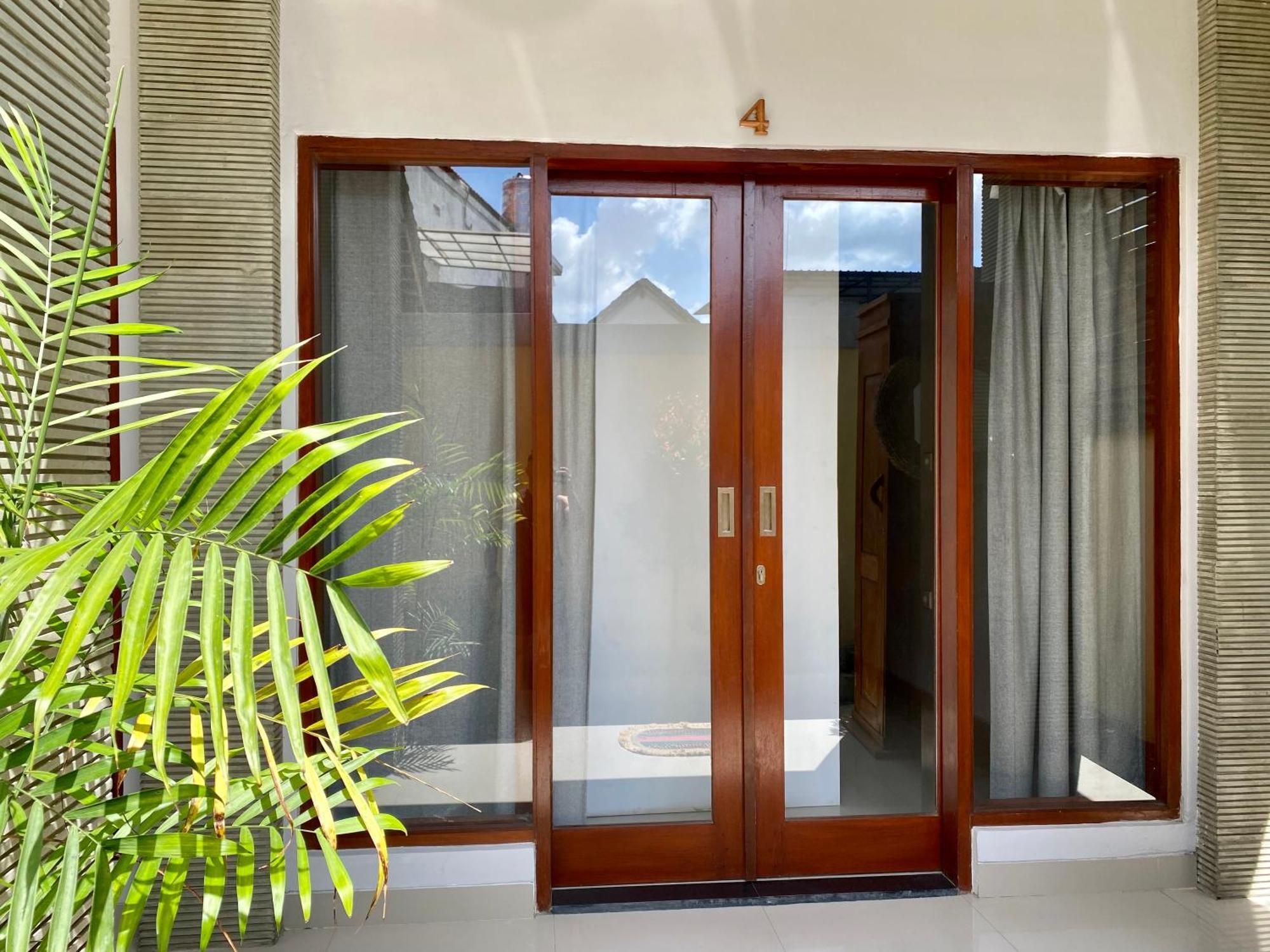 Amigos Guesthouse & Hostel Canggu  Exterior photo